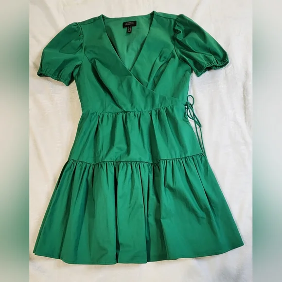 Adrianna Papell Classic Green Wrap Dress, NWOT, Size 6 - Picture 2 of 10